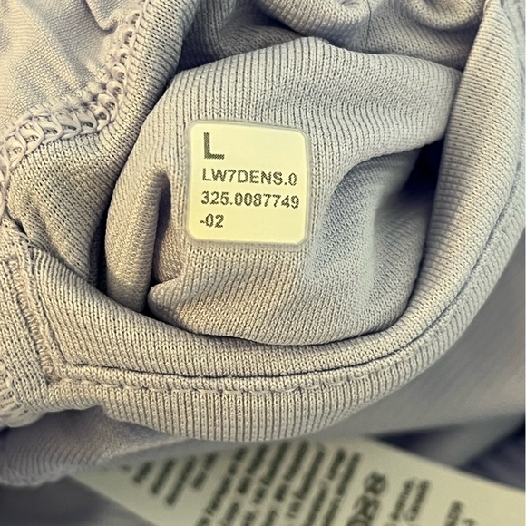 Lululemon Shake It Out High-Rise Running Short 2.5" Lavender Frost Sz L NWT - Picture 6 of 6